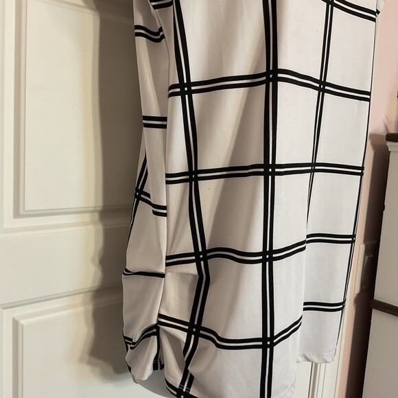 JLT Studio Black & white Cold Shoulder Casual Business Short Sleeve Top Sz M - Picture 2 of 7